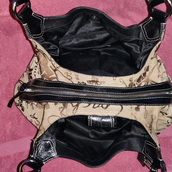 Coach - Picture 4 of 6